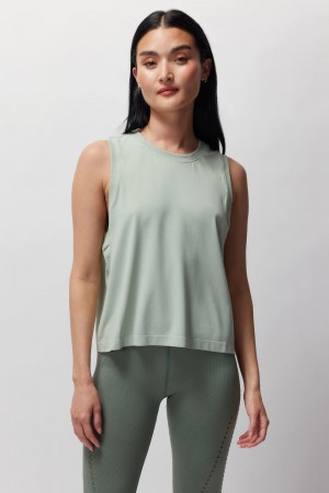 Olive Spiritual Gangster Elite Seamless Women's Tanks | 26178-SVMI